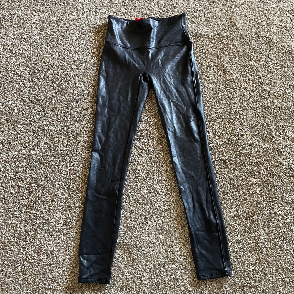 Spanx Faux Leather Leggings Women’s M Black Moto Shiny Textured Skinny 2437 - Picture 4 of 14